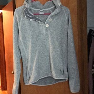 North face pull over